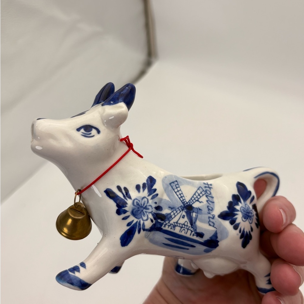 Charming Vintage Hand-painted  Delft Holland Blue and White Ceramic Cow Creamer - Picture 14 of 14